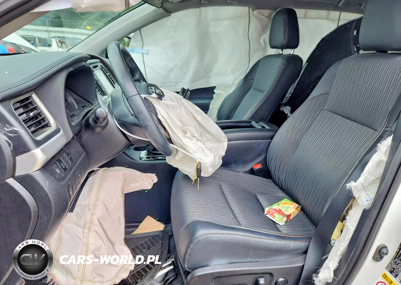 2019 Toyota Highlander Le Plus VIN:5TDBZRFH3KS729898 - 7