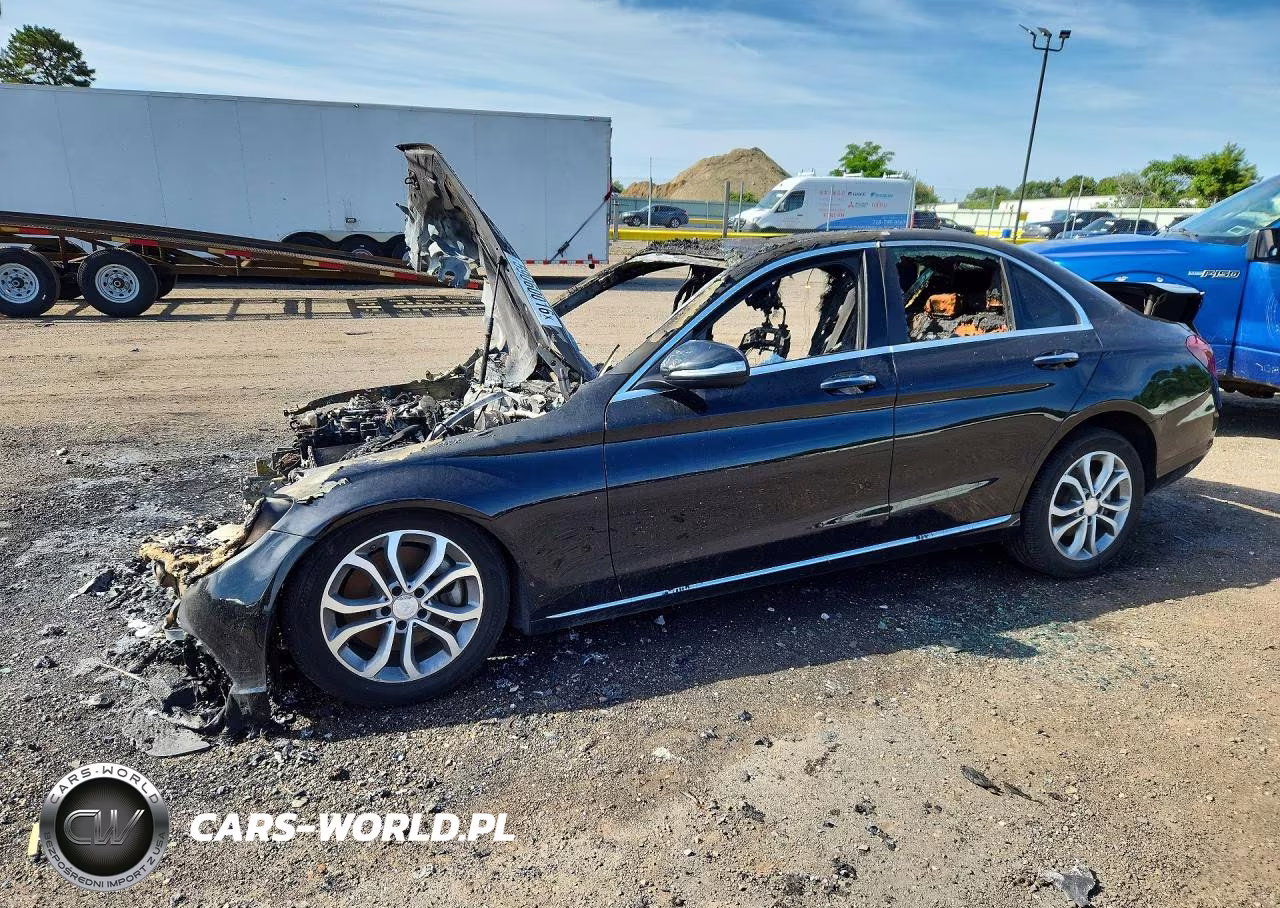2015 Mercedes-Benz C 300 4Matic – zdjęcie 1 z 12