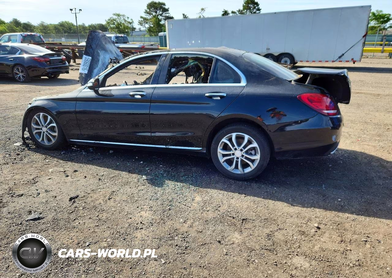 2015 Mercedes-Benz C 300 4Matic VIN:55SWF4KB0FU060626 - 2