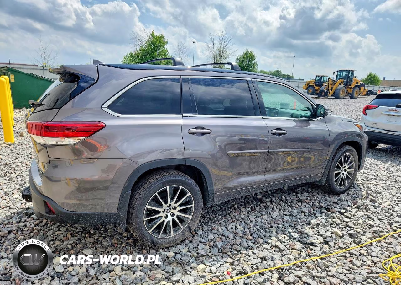 2018 Toyota Highlander Se VIN:5TDJZRFH0JS544119 - 3