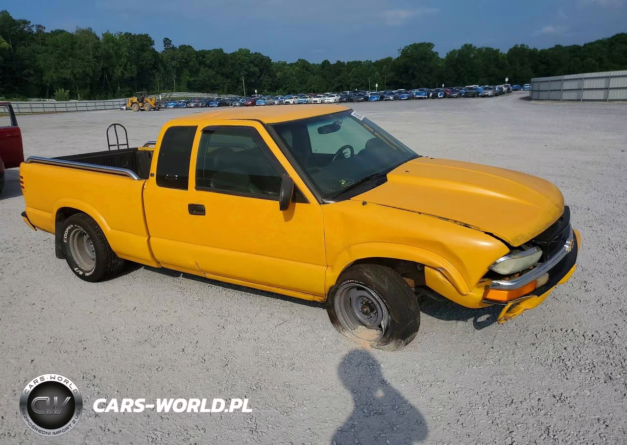 2002 Chevrolet S Truck S10 VIN:1GCCS19W828245718 - 4