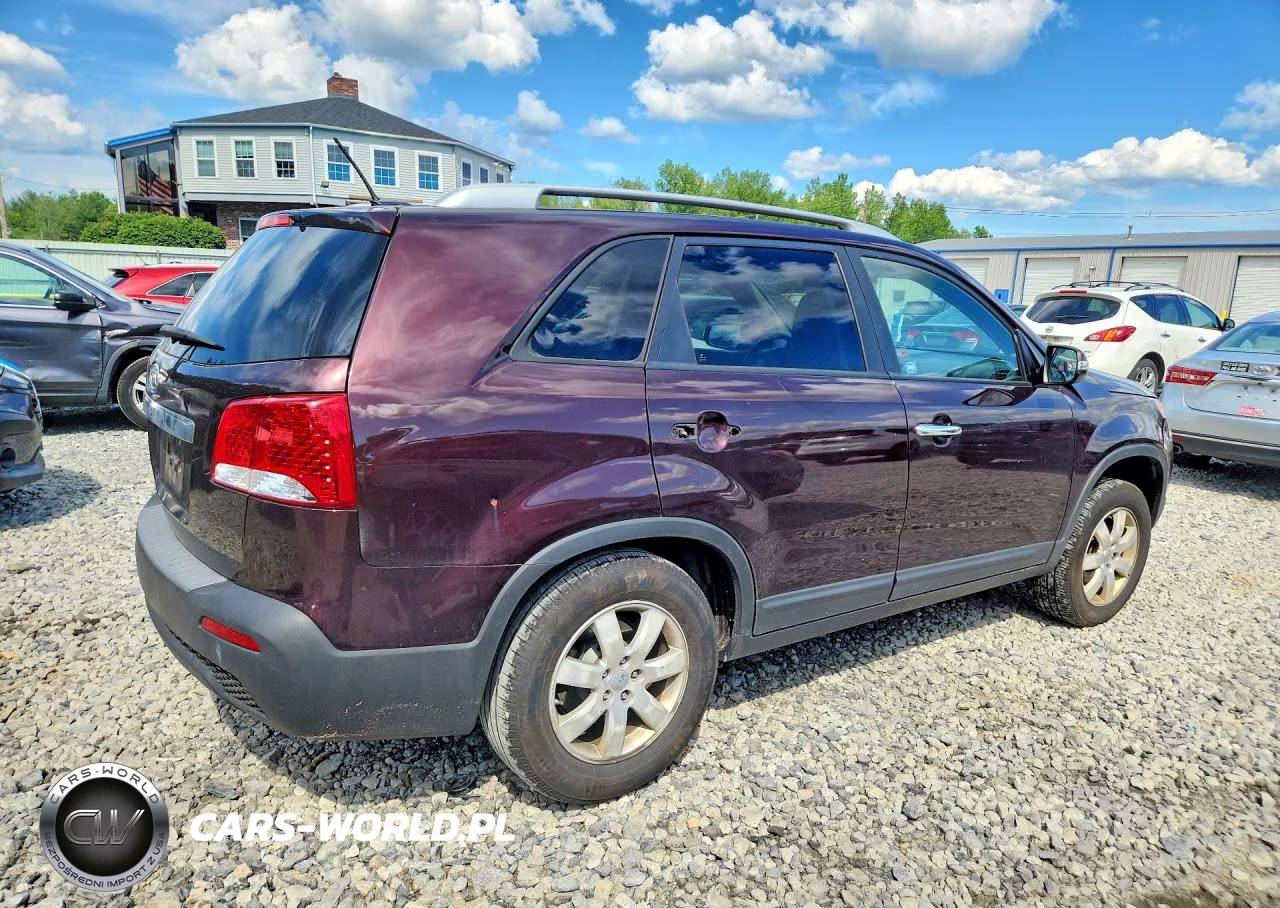 2012 Kia Sorento Lx VIN:5XYKT3A67CG260060 - 3