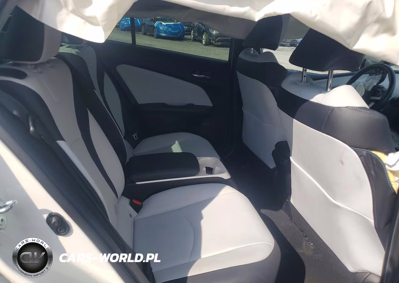 2017 Toyota Prius Prime Advanced VIN:JTDKARFP3H3005511 - 10