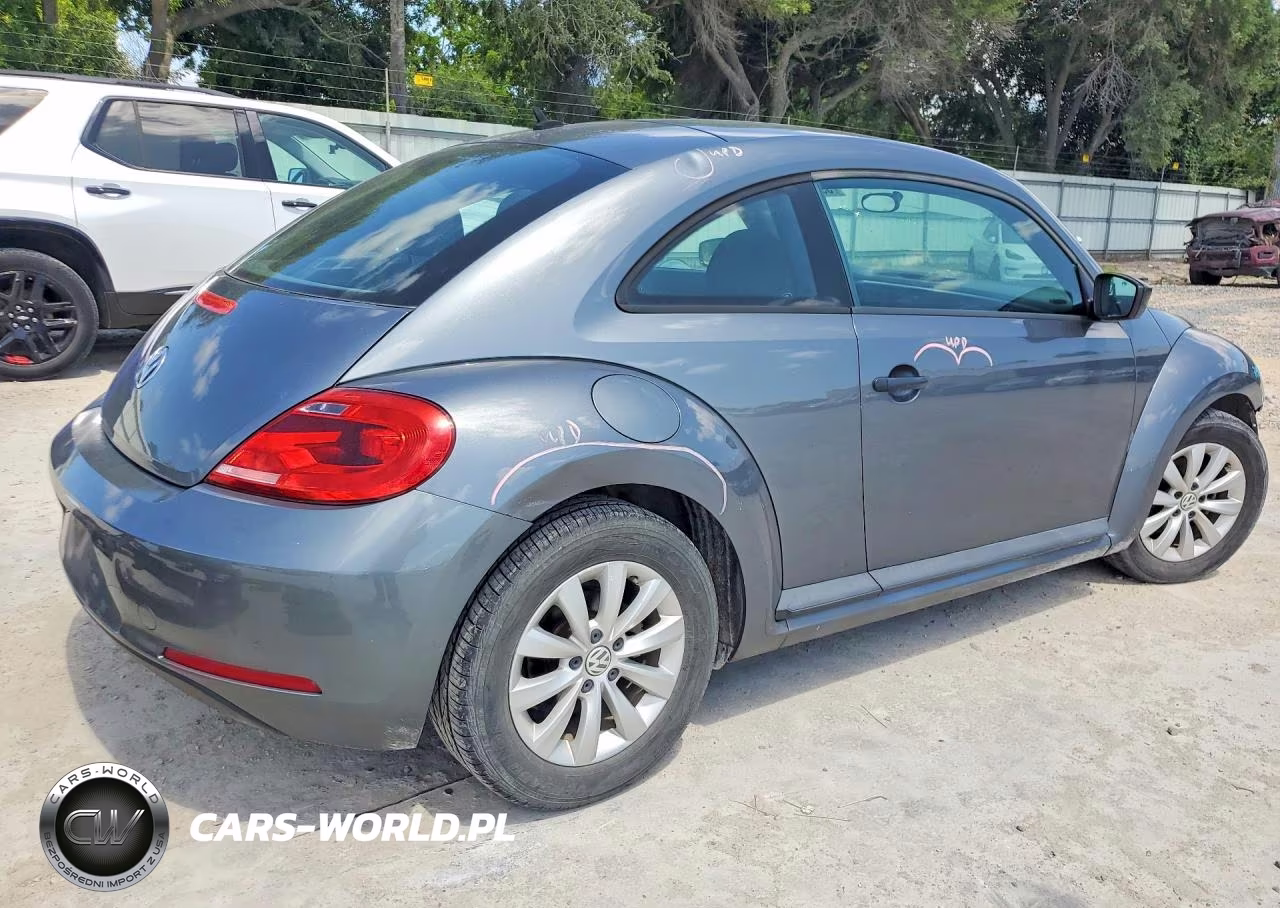 2014 Volkswagen Beetle VIN:3VWFP7AT0EM606701 - 3