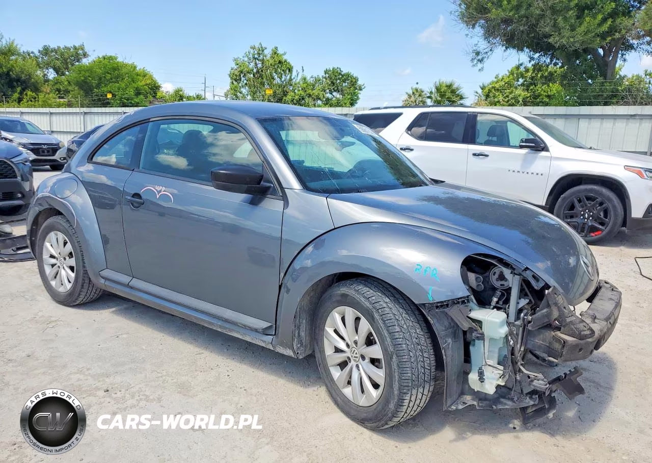 2014 Volkswagen Beetle VIN:3VWFP7AT0EM606701 - 4