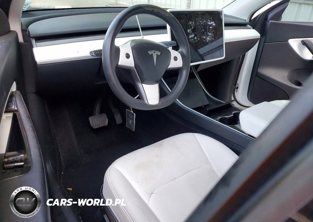 2020 Tesla Model Y VIN:5YJYGDEE2LF046140 - 8