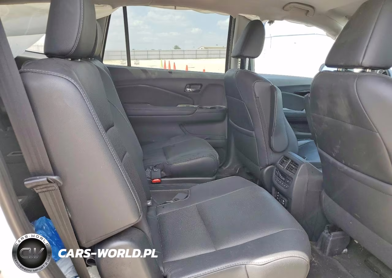 2017 Honda Pilot Elite VIN:5FNYF6H00HB074704 - 10