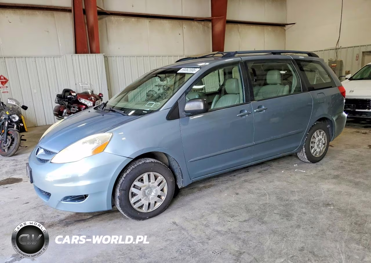 2010 Toyota Sienna Ce 7-Passenger – zdjęcie 1 z 13