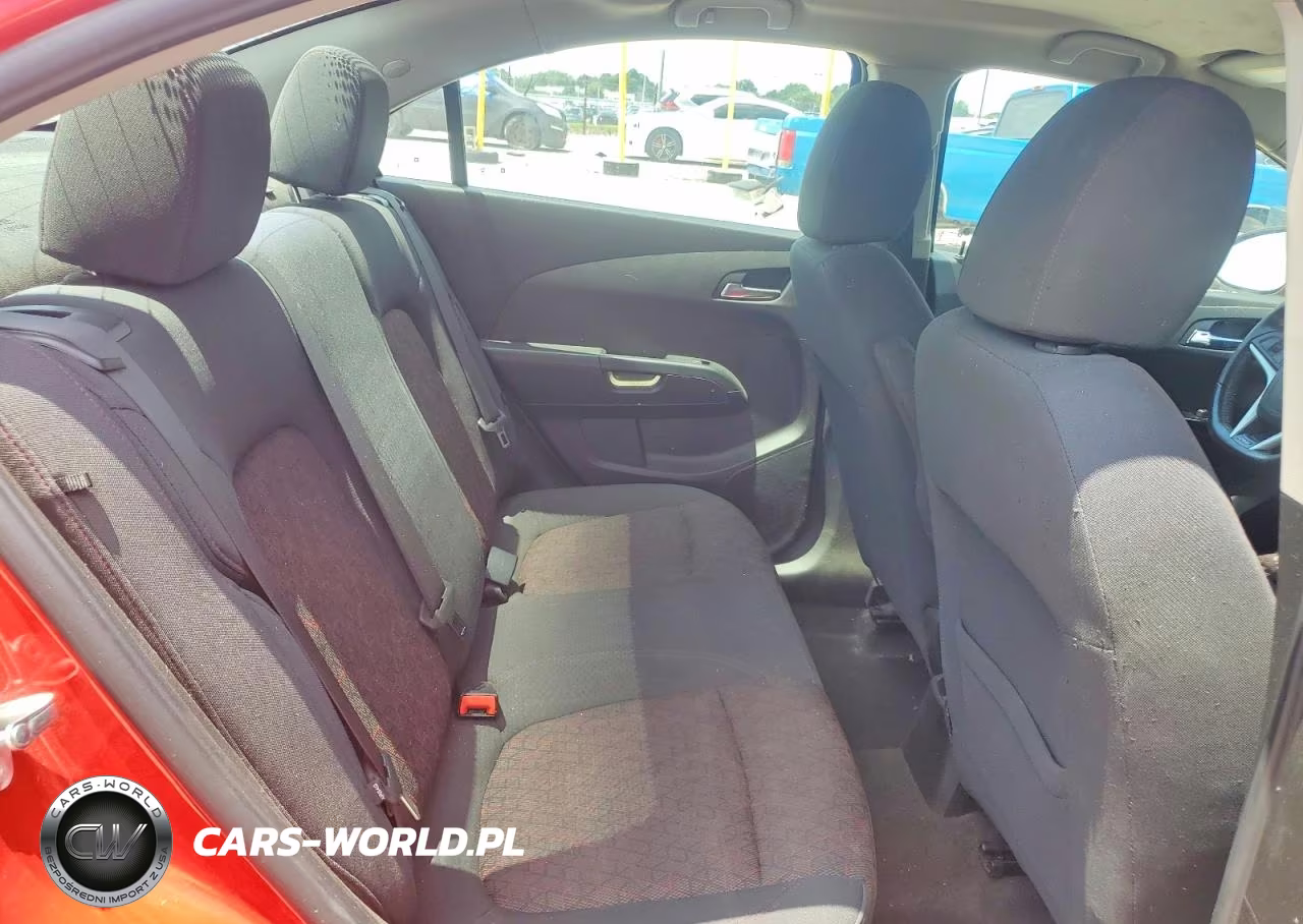 2019 Chevrolet Sonic Lt VIN:1G1JD5SB1K4133049 - 10