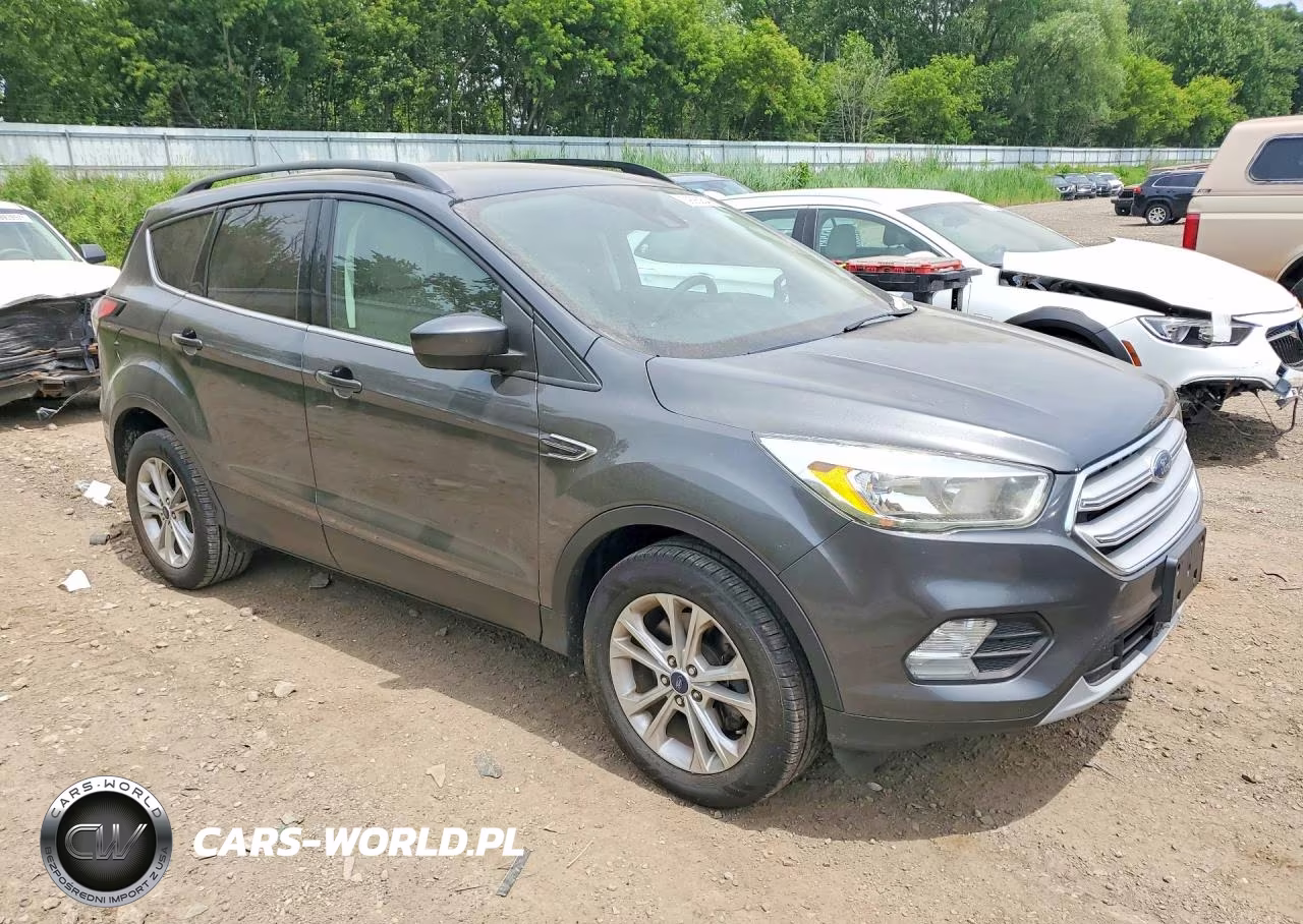 2018 Ford Escape Se VIN:1FMCU9GD5JUA37873 - 4