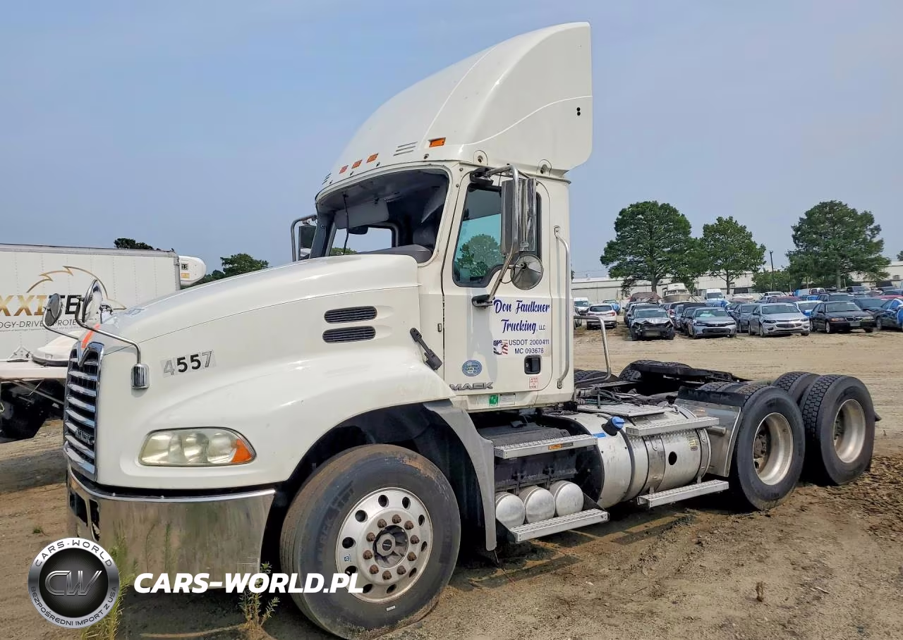 2018 Mack Cxu613 Semi Truck – zdjęcie 1 z 12