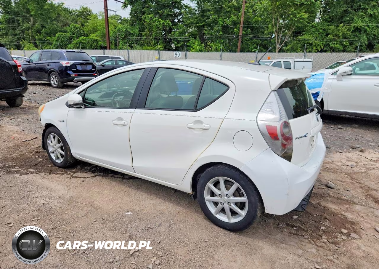 2013 Toyota Prius C Four VIN:JTDKDTB33D1041051 - 2