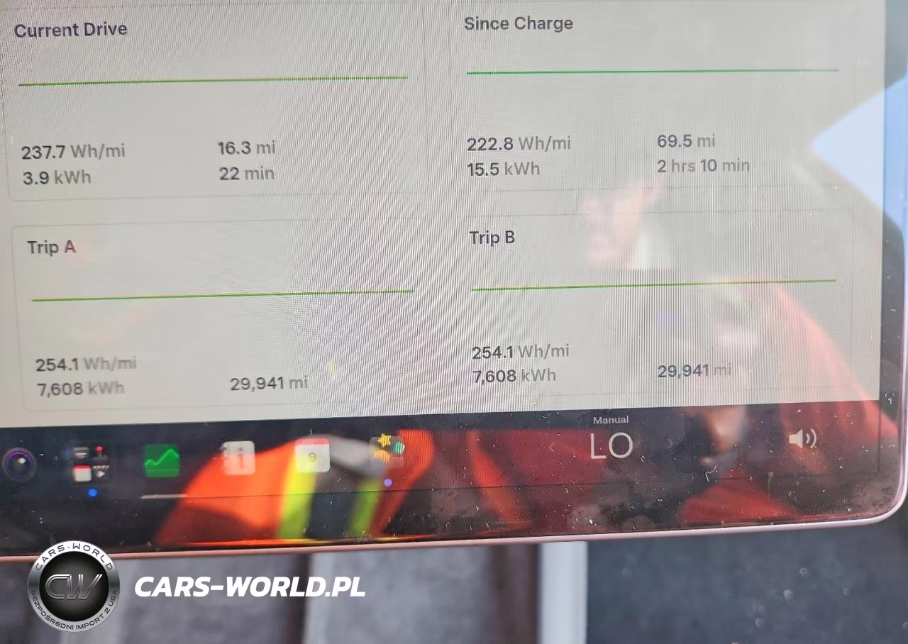 2025 Tesla Model 3 VIN:5YJ3E1EA1SF936316 - 9
