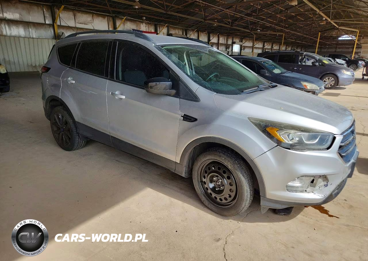 2017 Ford Escape Se VIN:1FMCU0GD7HUC67033 - 4