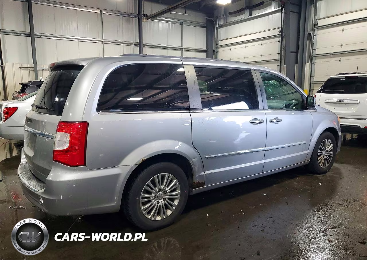 2013 Chrysler Town & Country Touring L VIN:2C4RC1CG2DR621748 - 3
