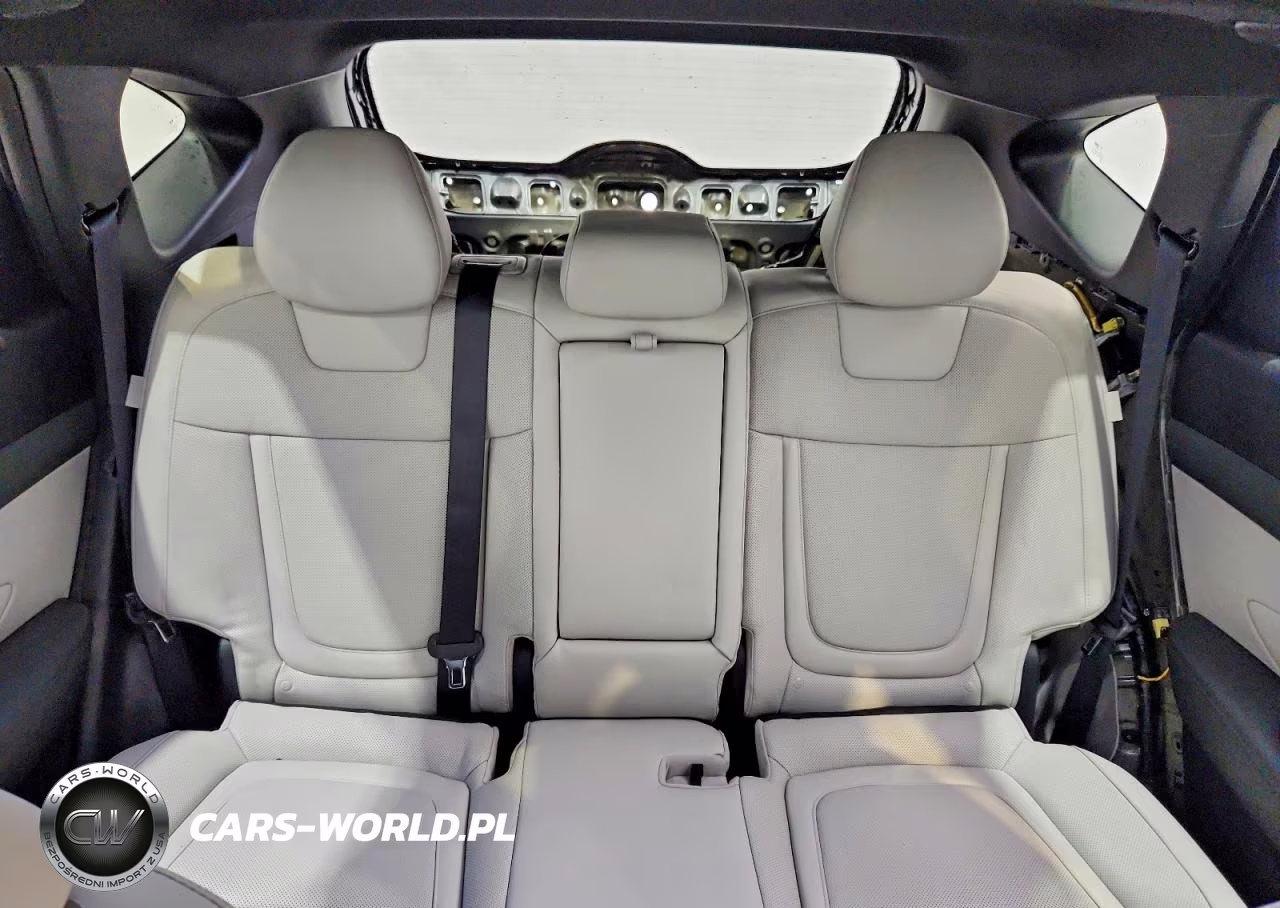 2025 Hyundai Tucson Limited VIN:KM8JEDD12SU387089 - 10