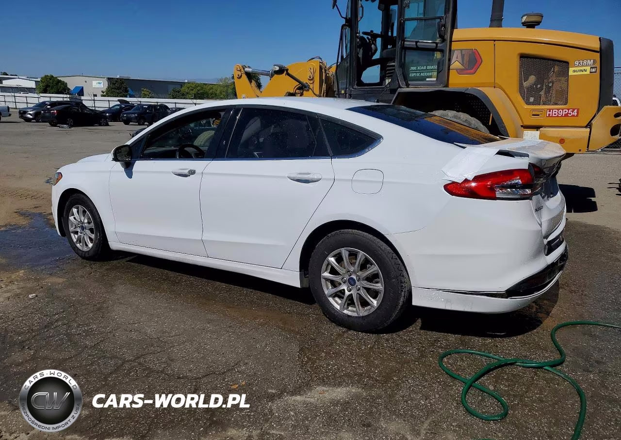 2017 Ford Fusion S VIN:3FA6P0G70HR388261 - 2