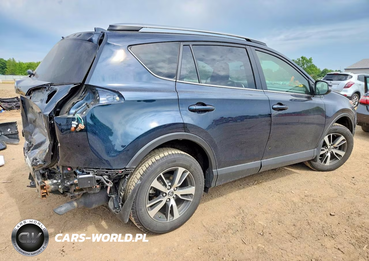 2018 Toyota Rav4 Xle VIN:JTMRFREV3JD239020 - 3