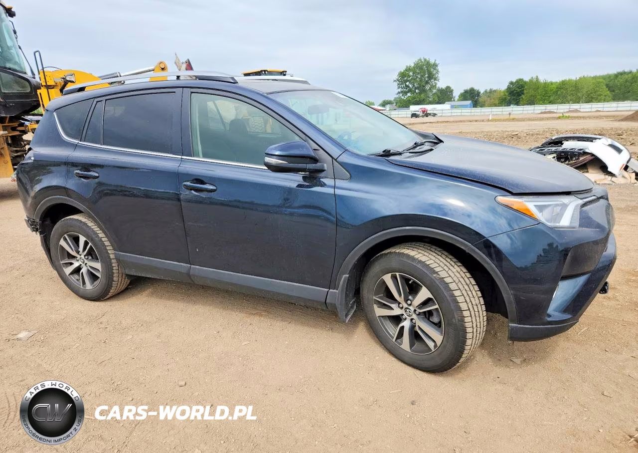 2018 Toyota Rav4 Xle VIN:JTMRFREV3JD239020 - 4