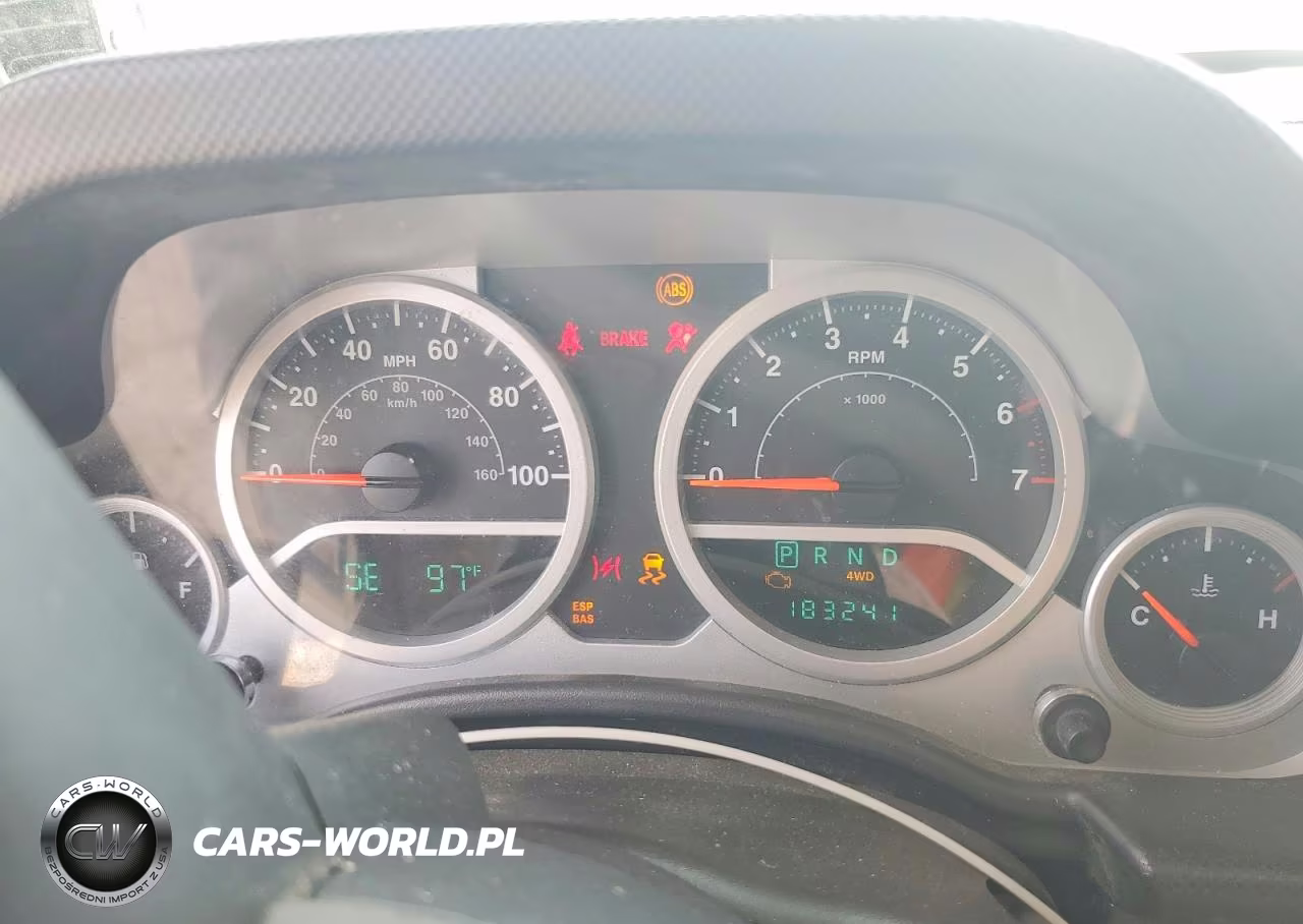 2009 Jeep Wrangler Unlimited Rubicon VIN:1J8GA69179L774745 - 9