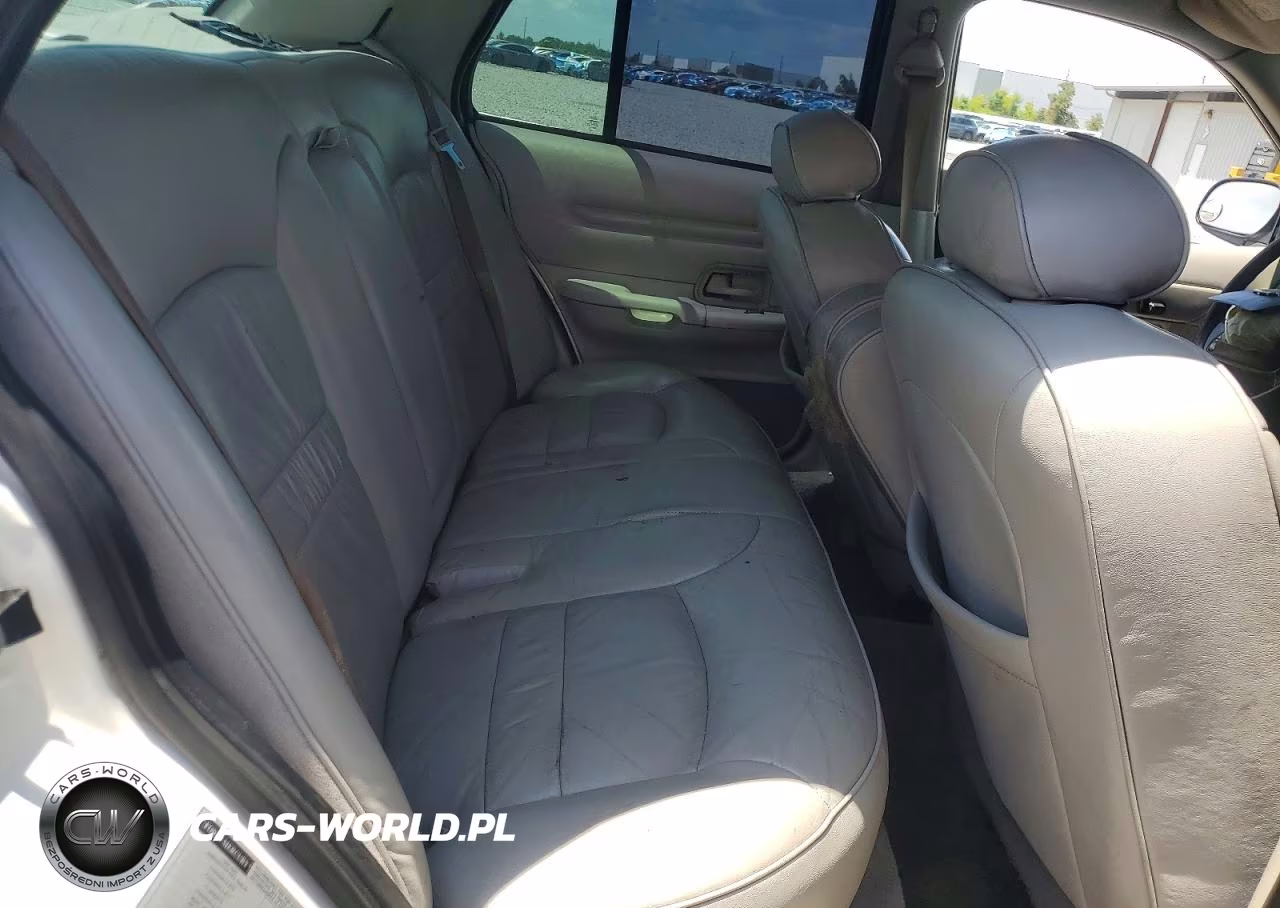 2001 Ford Crown Victoria Lx VIN:2FAFP74W81X110641 - 10