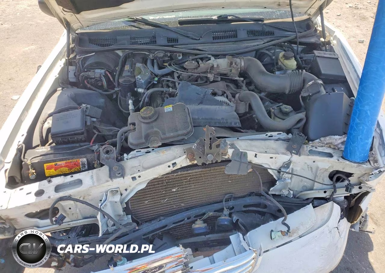 2001 Ford Crown Victoria Lx VIN:2FAFP74W81X110641 - 11