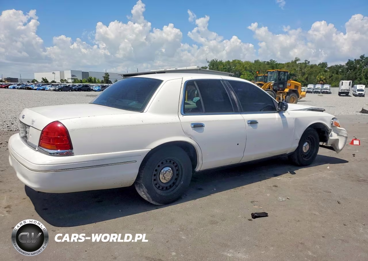2001 Ford Crown Victoria Lx VIN:2FAFP74W81X110641 - 3
