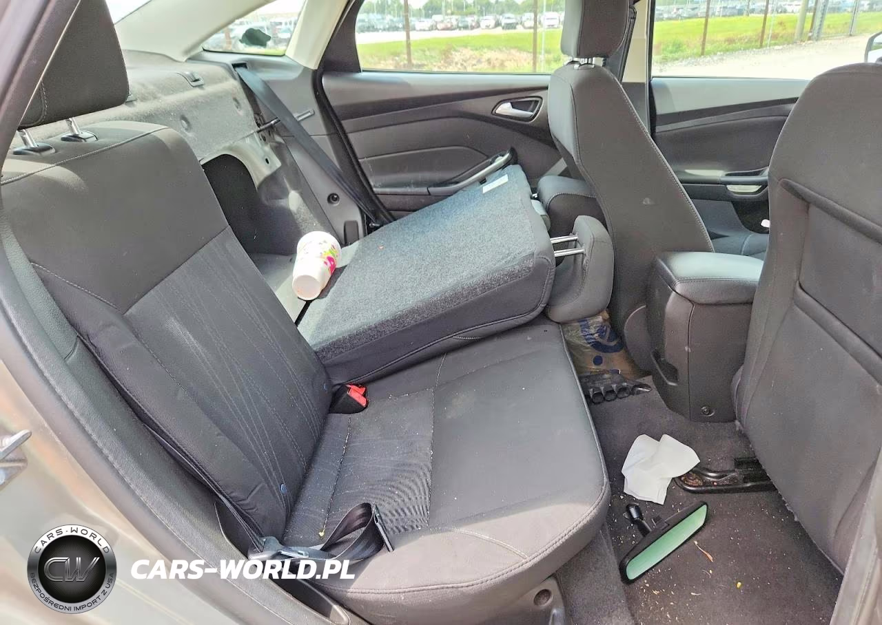 2016 Ford Focus VIN:1FADP3F24GL320394 - 10
