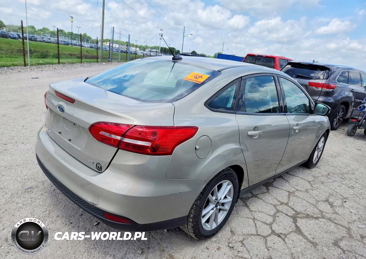 2016 Ford Focus VIN:1FADP3F24GL320394 - 3