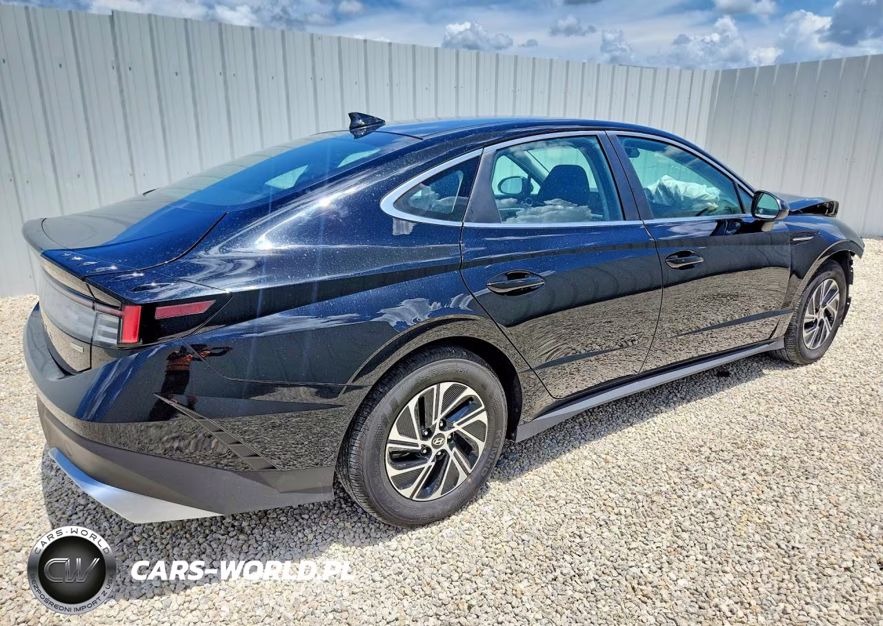 2026 Hyundai Sonata Hybrid Blue VIN:KMHL24JJ6TA157922 - 3
