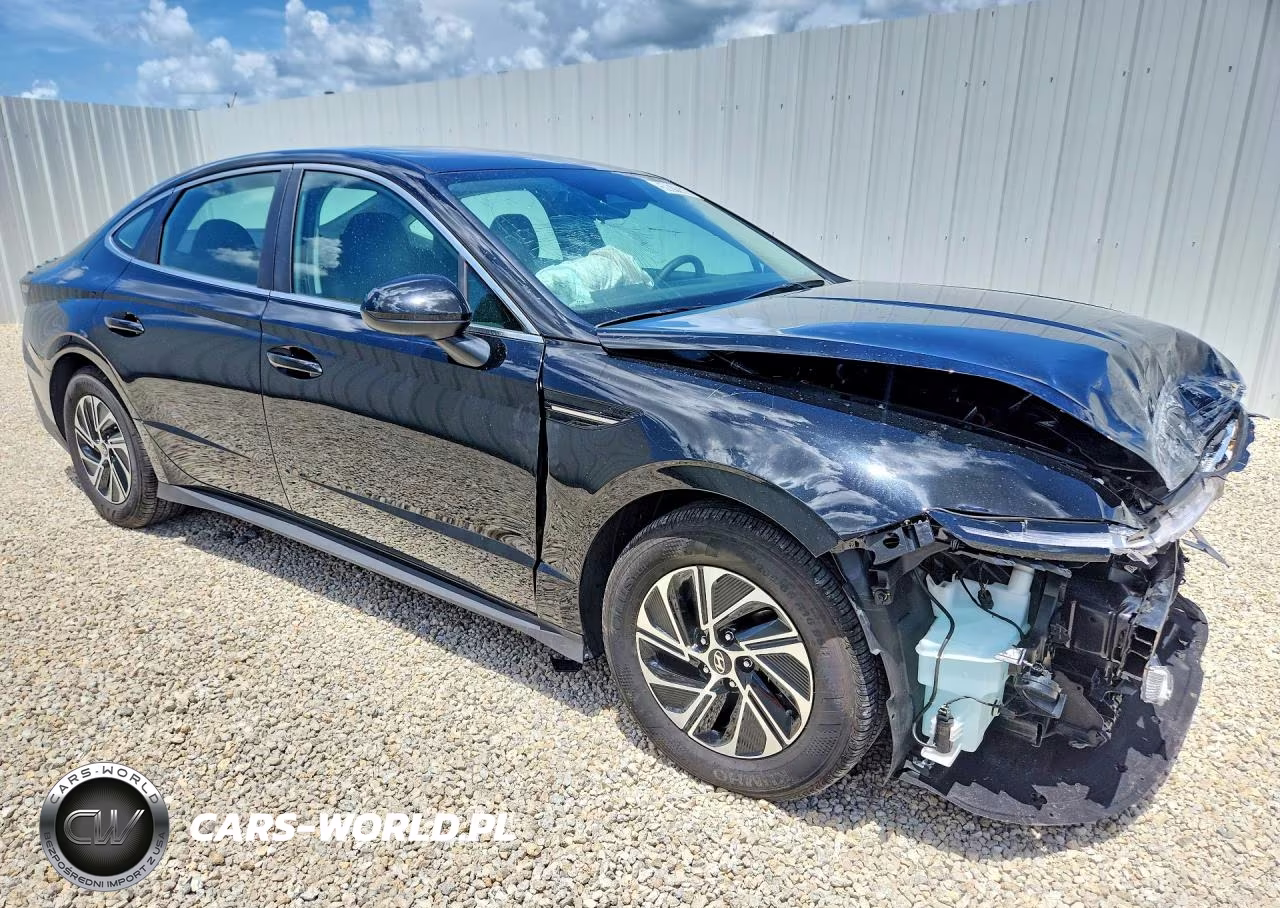 2026 Hyundai Sonata Hybrid Blue VIN:KMHL24JJ6TA157922 - 4