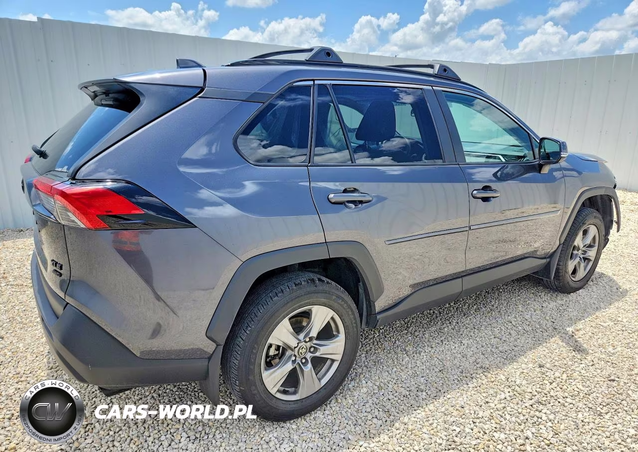 2024 Toyota Rav4 Xle VIN:2T3P1RFV2RC477946 - 3