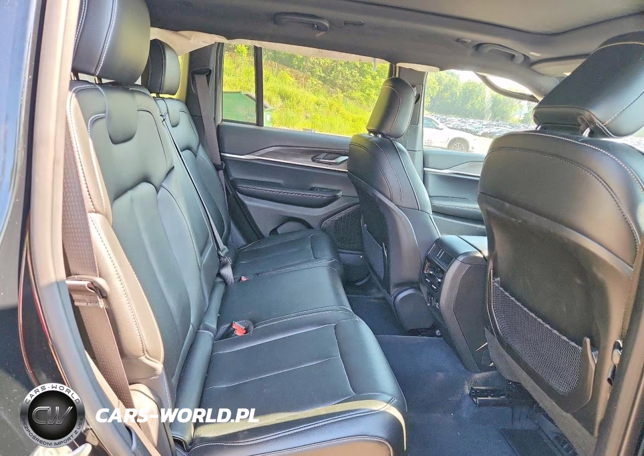 2025 Jeep Grand Cherokee Limited VIN:1C4RJHBG4SC268032 - 11