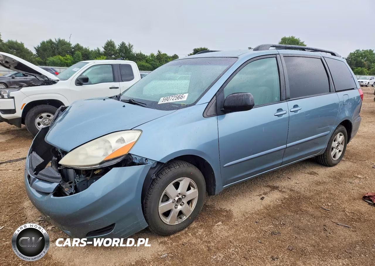 2009 Toyota Sienna Le 8-Passenger