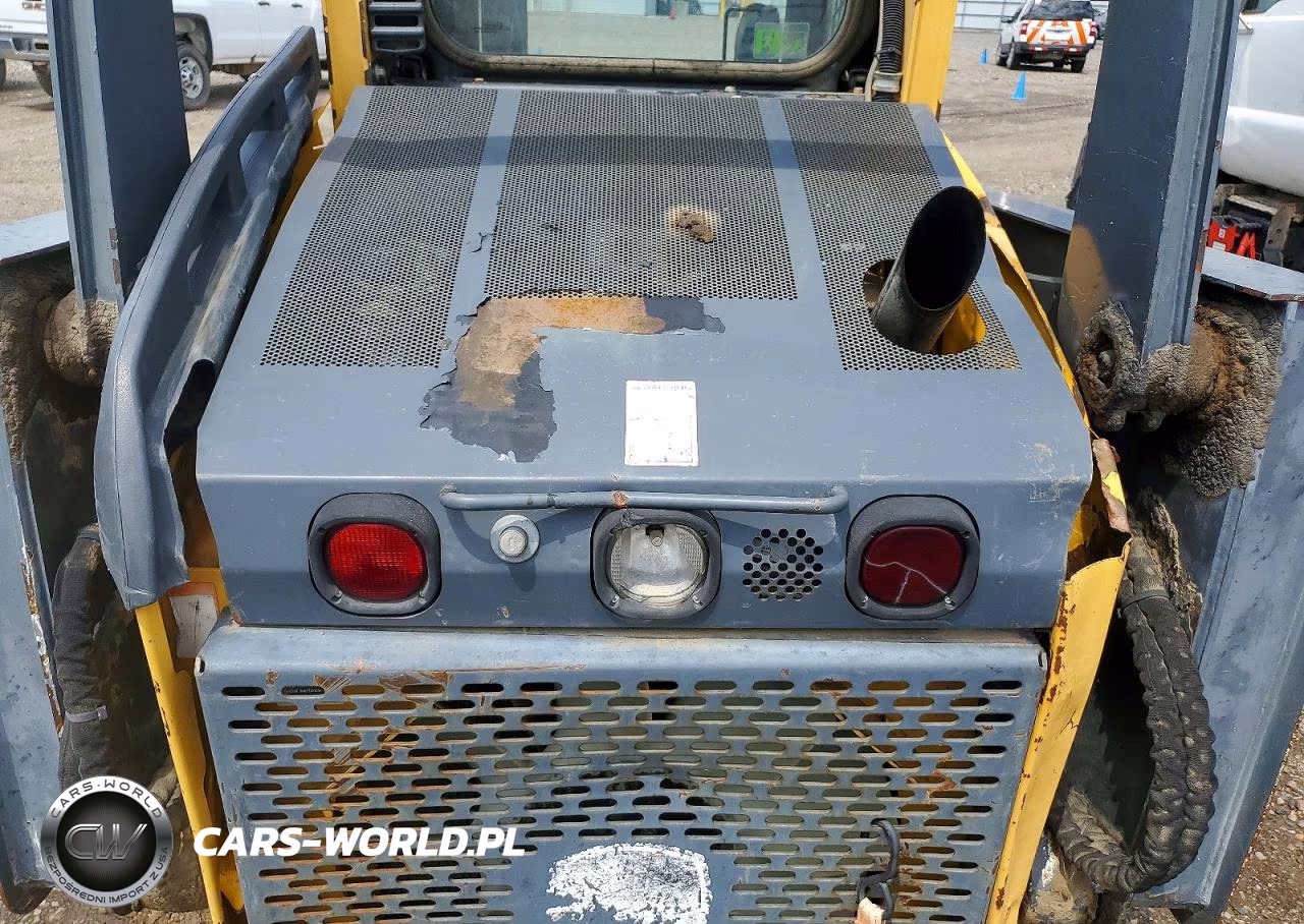 2010 John Deere 318 - Skid Steer Loader VIN:T0318DJ183788 - 6