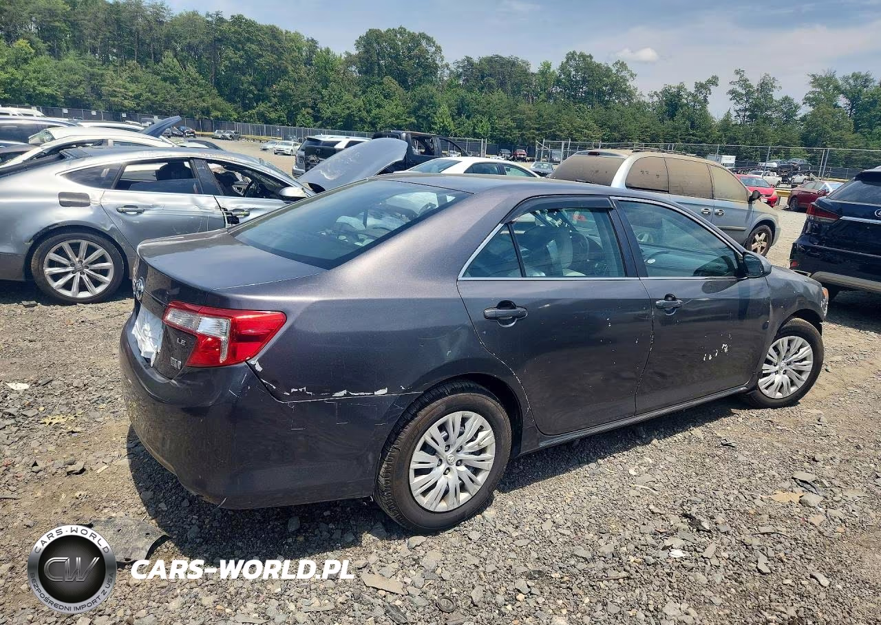 2014 Toyota Camry Hybrid Le VIN:4T1BD1FK2EU104724 - 3