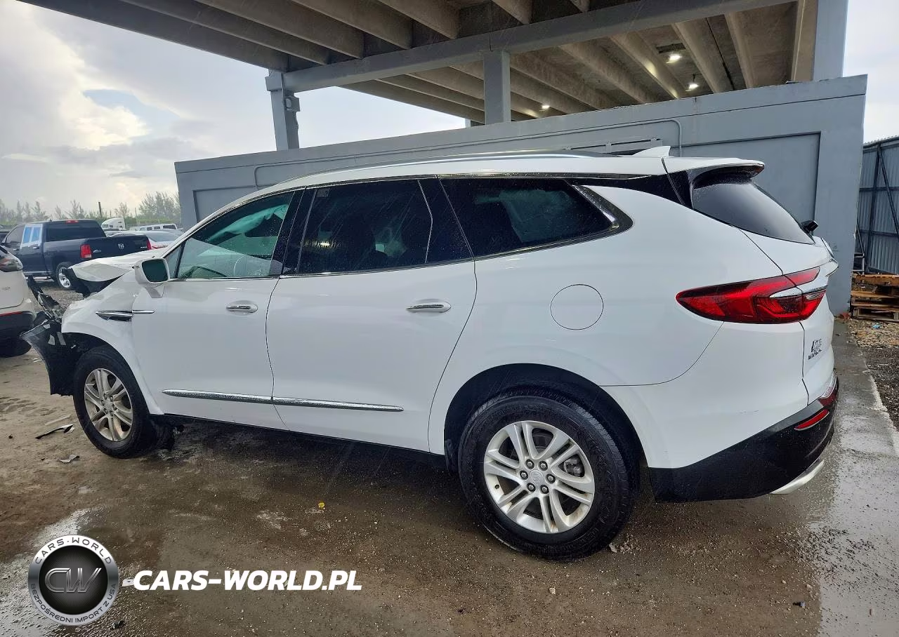 2018 Buick Enclave Essence VIN:5GAERBKW2JJ216017 - 2