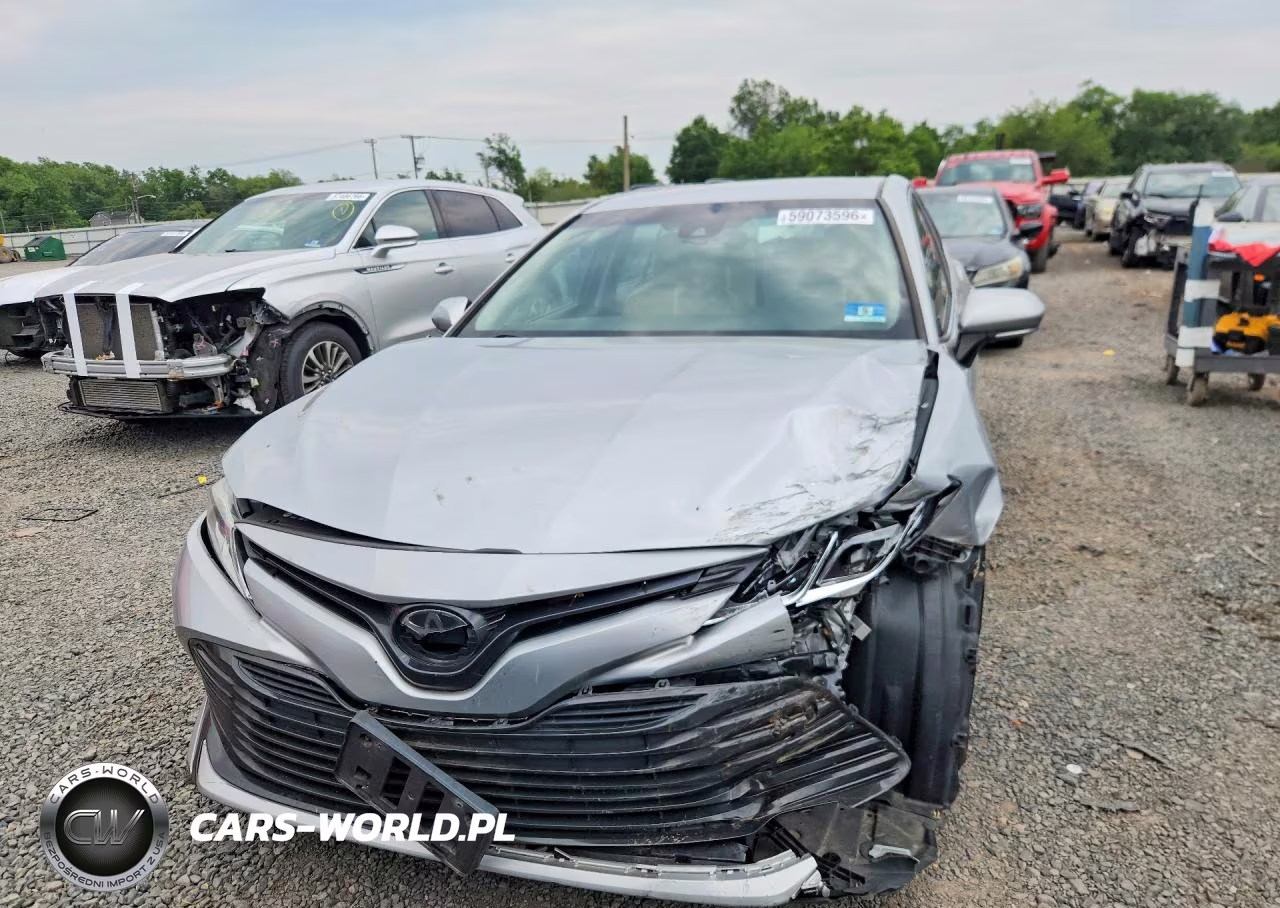 2018 Toyota Camry L VIN:4T1B11HK7JU002318 - 5