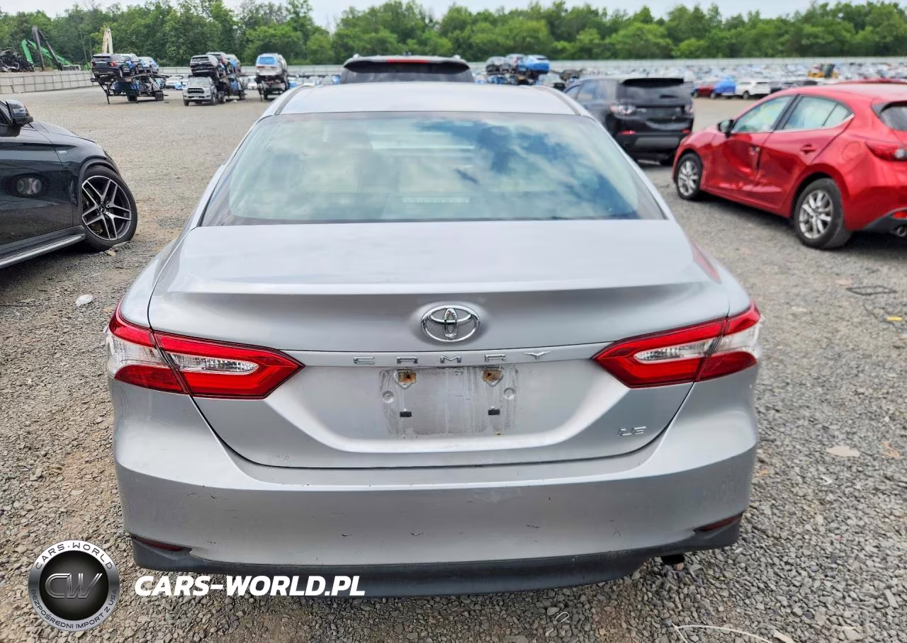 2018 Toyota Camry L VIN:4T1B11HK7JU002318 - 6