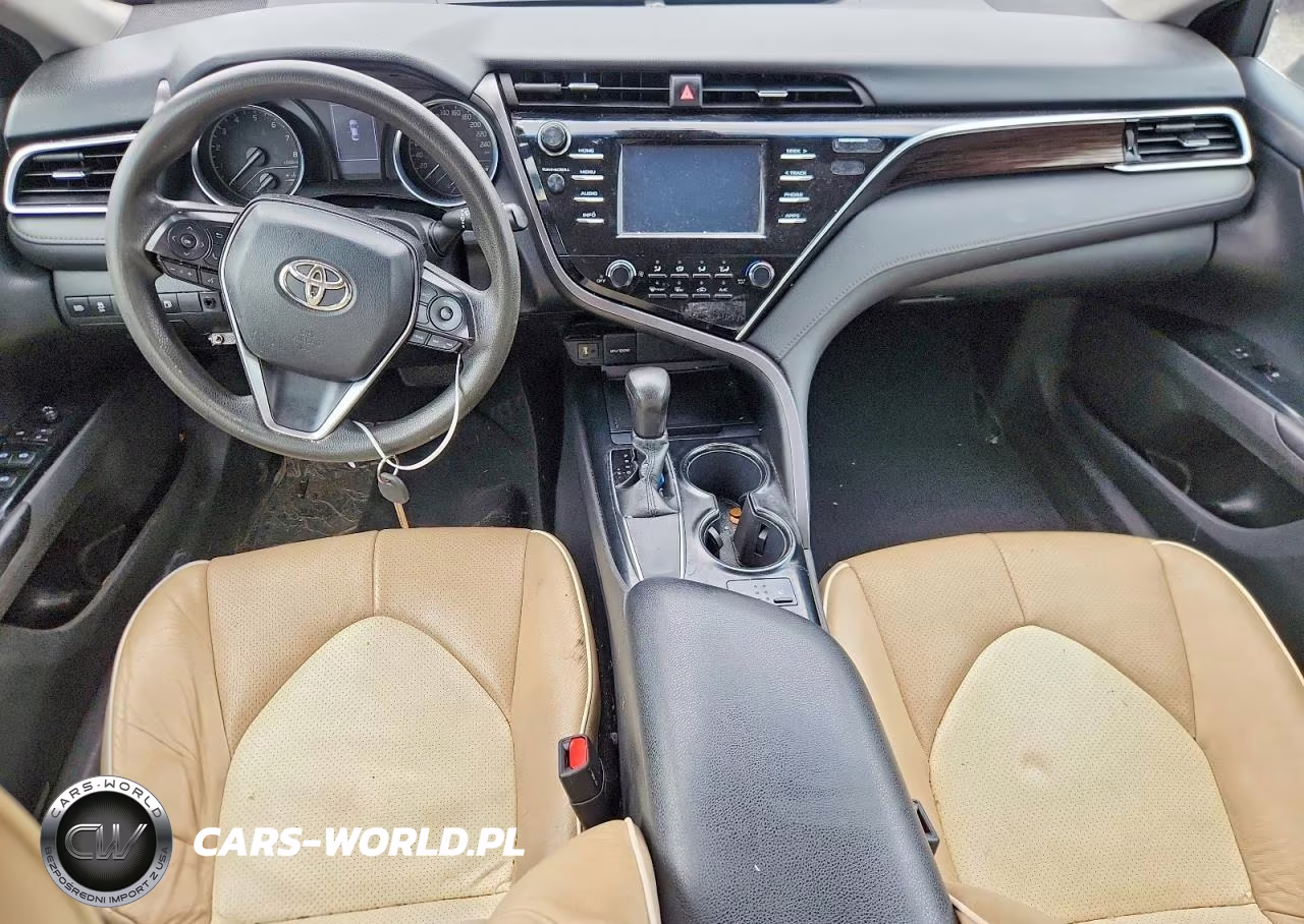 2018 Toyota Camry L VIN:4T1B11HK7JU002318 - 8