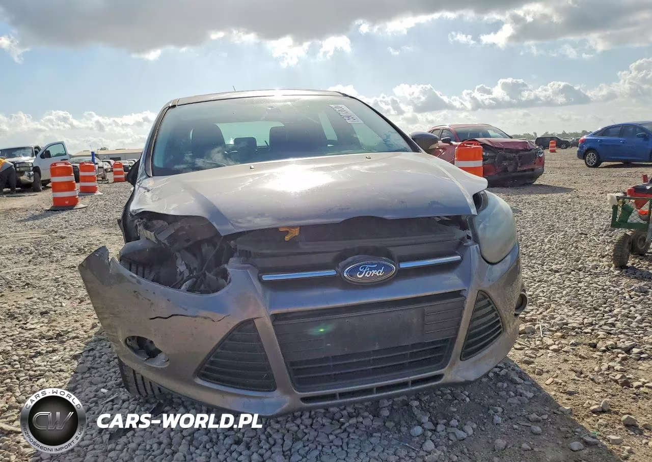 2013 Ford Focus Titanium VIN:1FADP3N21DL220184 - 5