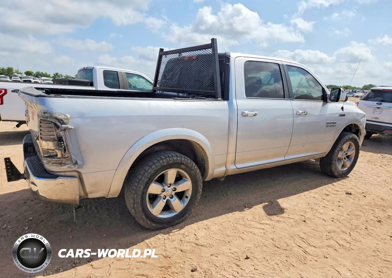 2016 Ram 1500 Laramie VIN:1C6RR7NM9GS344143 - 3