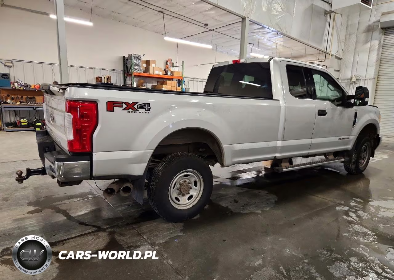 2017 Ford F250 Super Duty VIN:1FT7X2BT3HEE02638 - 3