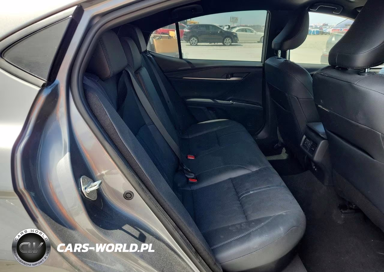 2026 Toyota Camry Xse VIN:4T1DAACKXTU299880 - 10