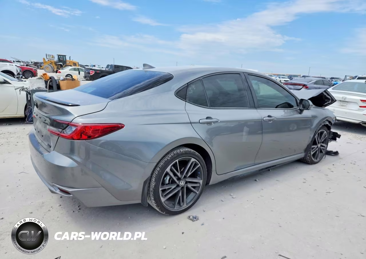 2026 Toyota Camry Xse VIN:4T1DAACKXTU299880 - 3