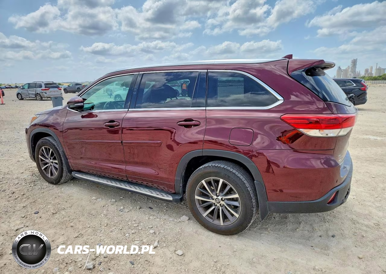 2018 Toyota Highlander Xle VIN:5TDKZRFH7JS266906 - 2