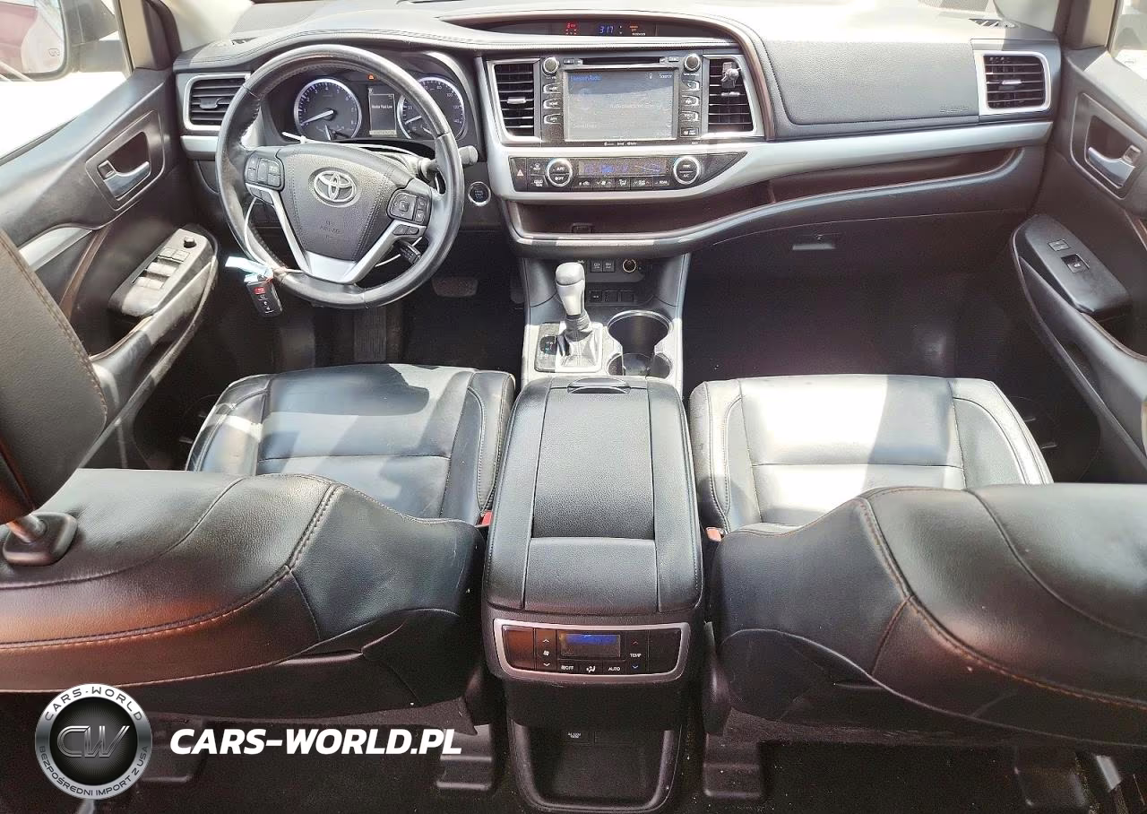 2018 Toyota Highlander Xle VIN:5TDKZRFH7JS266906 - 8