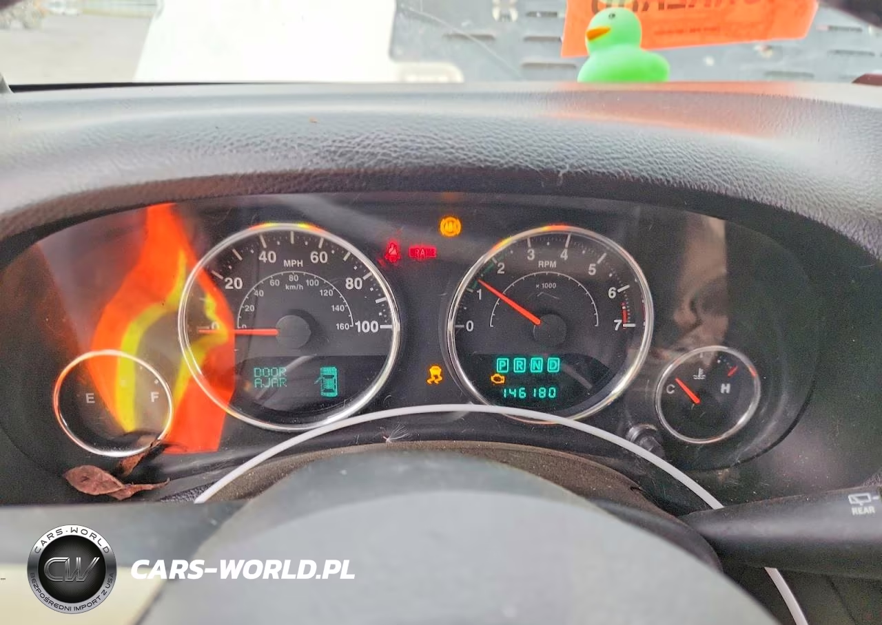 2013 Jeep Wrangler Unlimited Sport VIN:1C4BJWDG7DL554138 - 9