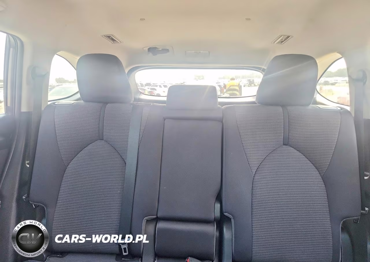2021 Toyota Highlander Le VIN:5TDZZRAH9MS520223 - 10