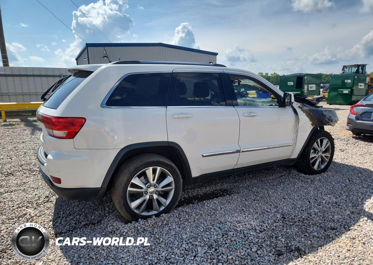 2012 Jeep Grand Cherokee Laredo VIN:1C4RJEAG3CC291111 - 3